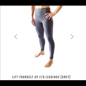 Medium Born Primitive Lift Yourself Up 7/8 Leggins